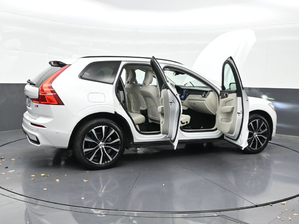 Certified 2024 Volvo XC60 B5 Plus AWD/4WD image 26