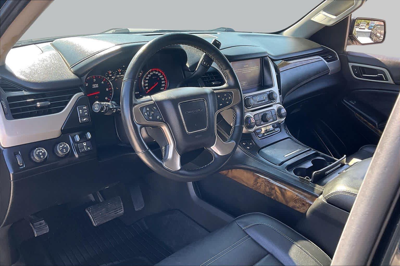 Used 2016 GMC Yukon Denali w/ Open Road Package AWD/4WD image 17