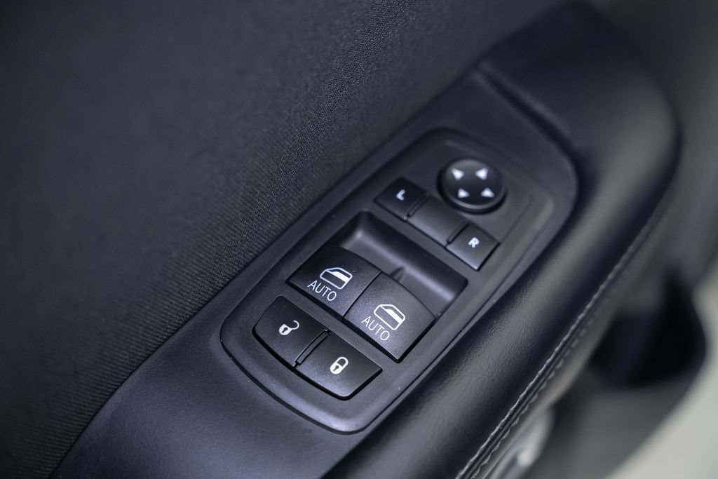 Used 2016 Dodge Challenger SXT RWD image 36