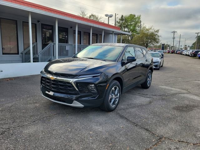 Used 2025 Chevrolet Blazer LT image 4