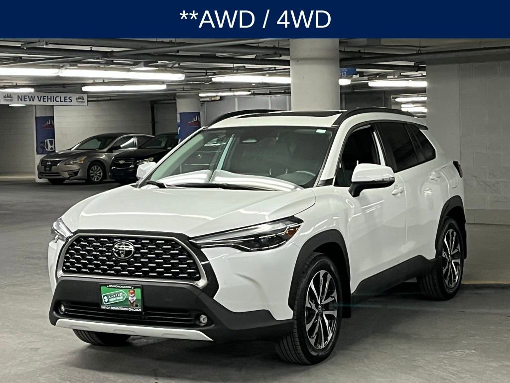 Used 2024 Toyota Corolla Cross XLE w/ Convenience Package image 4