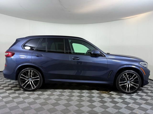 Used 2021 BMW X5 M50i w/ Premium Package image 9