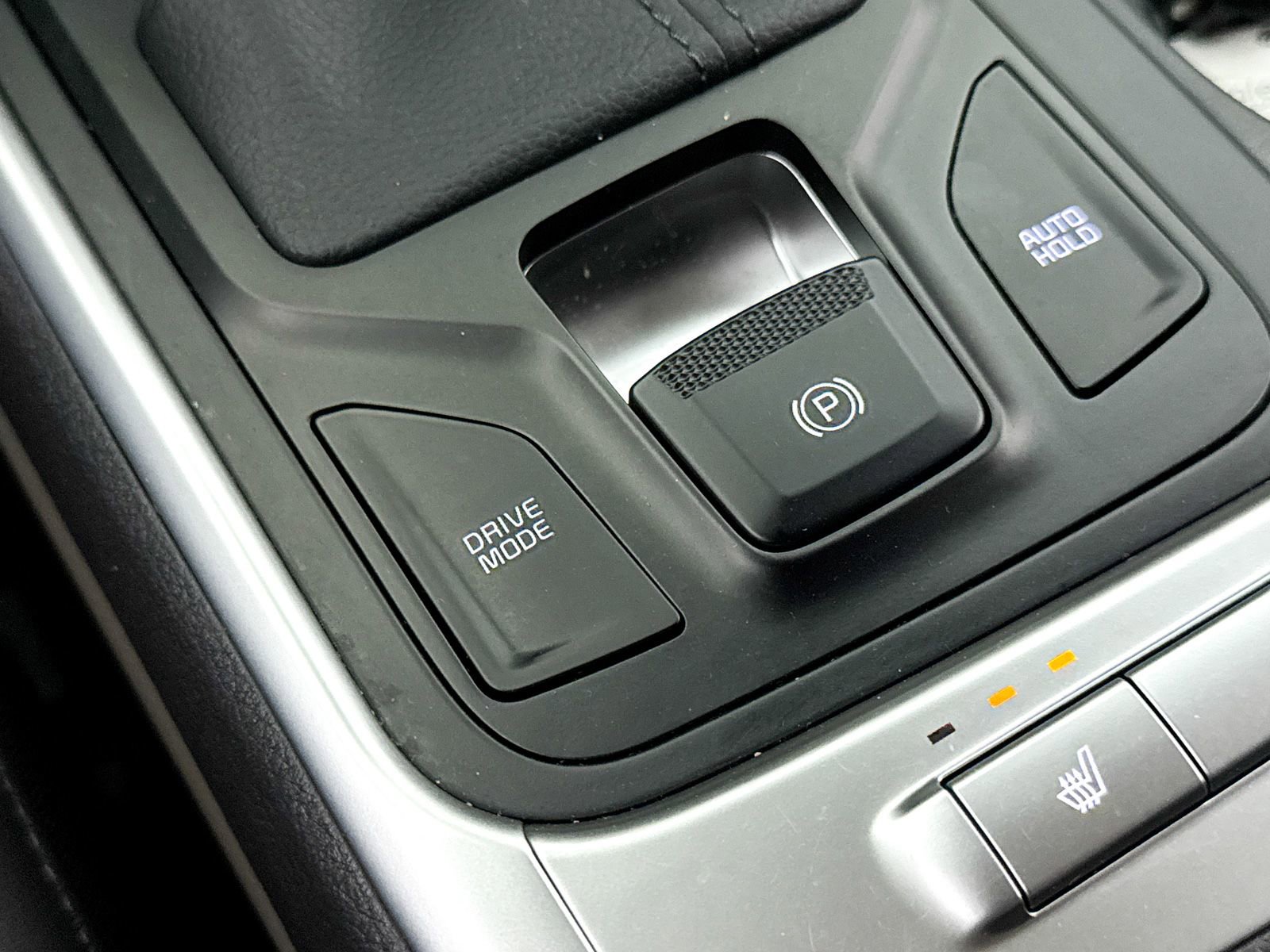Used 2026 Kia Carnival FWD image 8