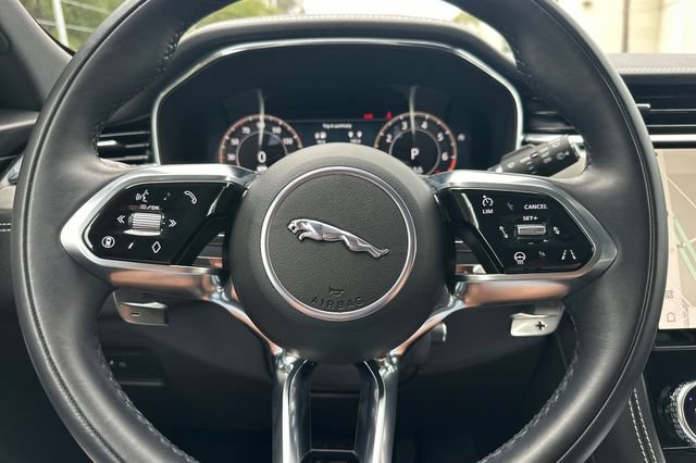 Certified 2026 Jaguar F-PACE R-Dynamic S AWD/4WD image 23