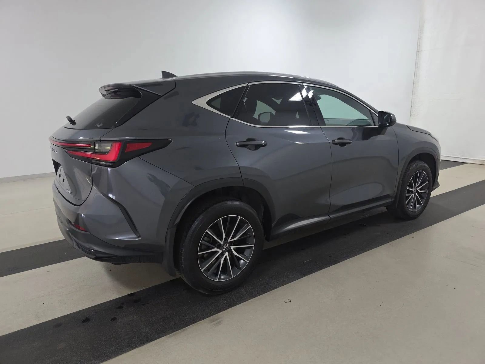 Used 2023 Lexus NX 250 FWD w/ Towing Package (2000 Lbs) image 5