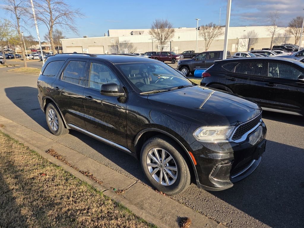 Used 2023 Dodge Durango SXT image 2