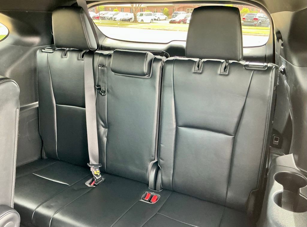 Used 2022 Toyota Highlander XSE FWD image 28