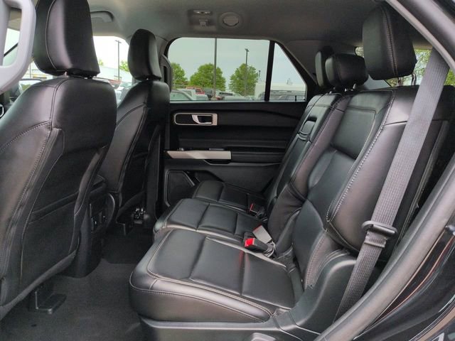 Certified 2024 Ford Explorer XLT w/ Equipment Group 202A RWD image 17