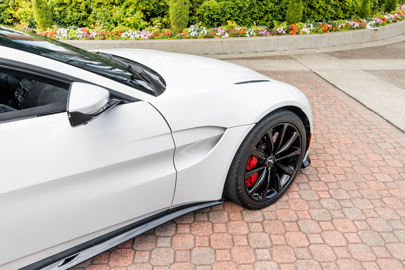 Used 2020 Aston Martin V8 Vantage Coupe RWD image 9