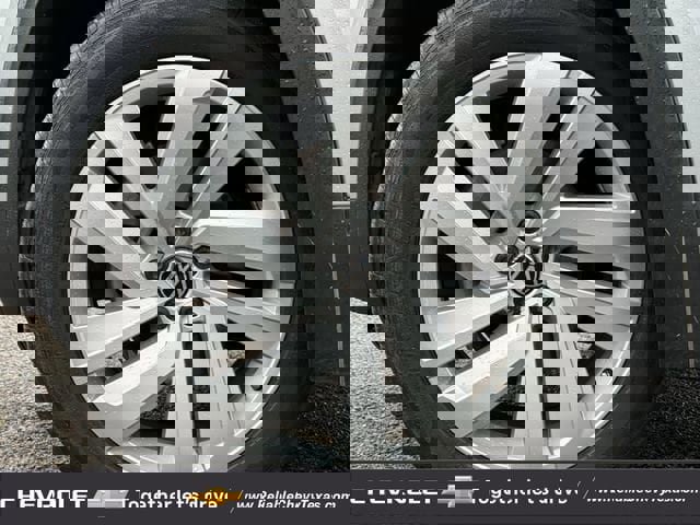 Used 2021 Volkswagen Atlas Cross Sport SE image 9