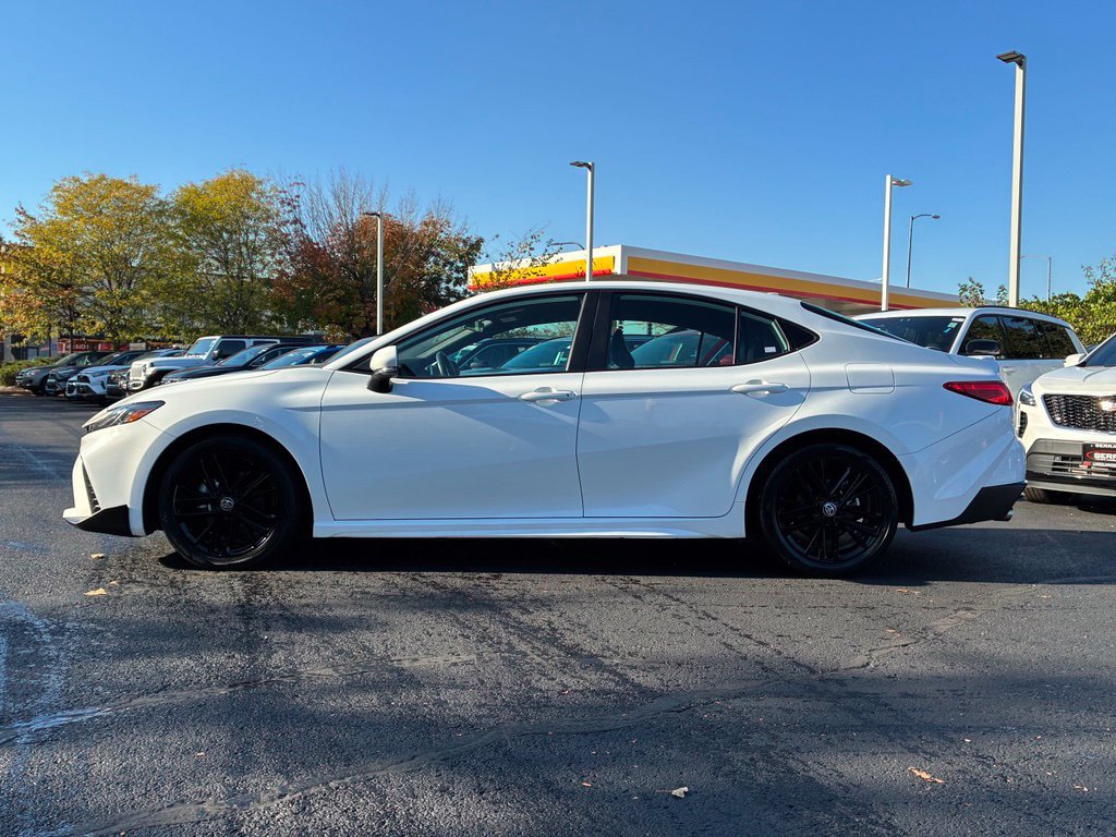 Used 2025 Toyota Camry SE FWD image 8