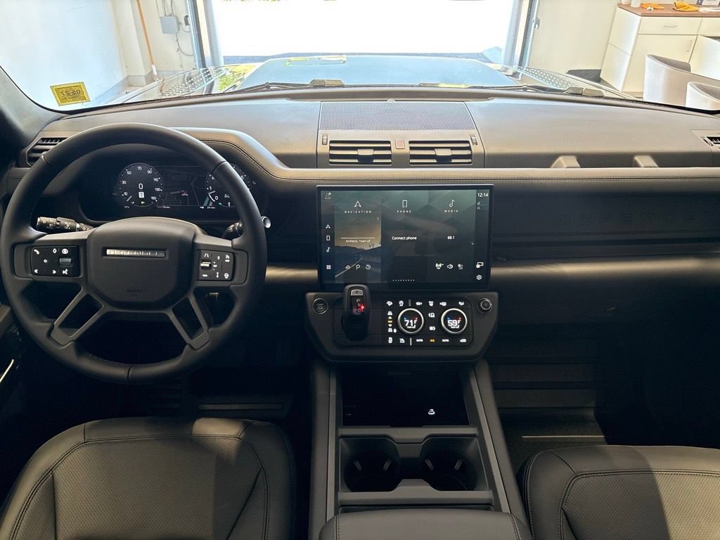 New 2026 Land Rover Defender 90 X-Dynamic SE AWD/4WD image 13