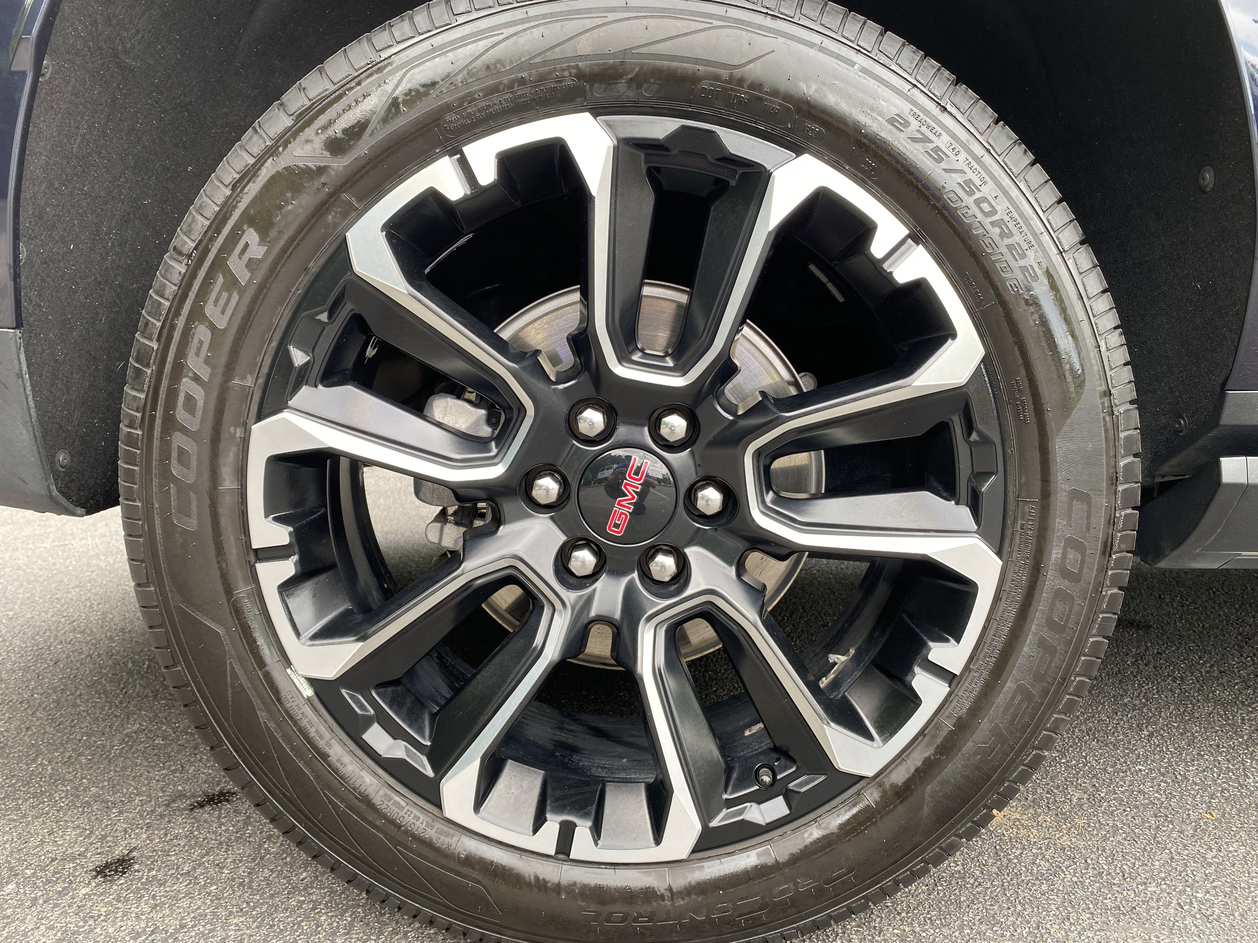 Used 2023 GMC Yukon Denali RWD image 13