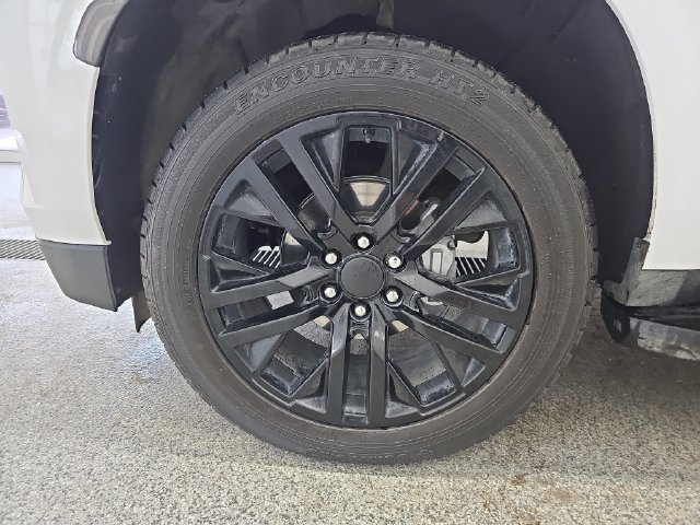 Used 2024 Chevrolet Suburban RST w/ Luxury Package AWD/4WD image 24