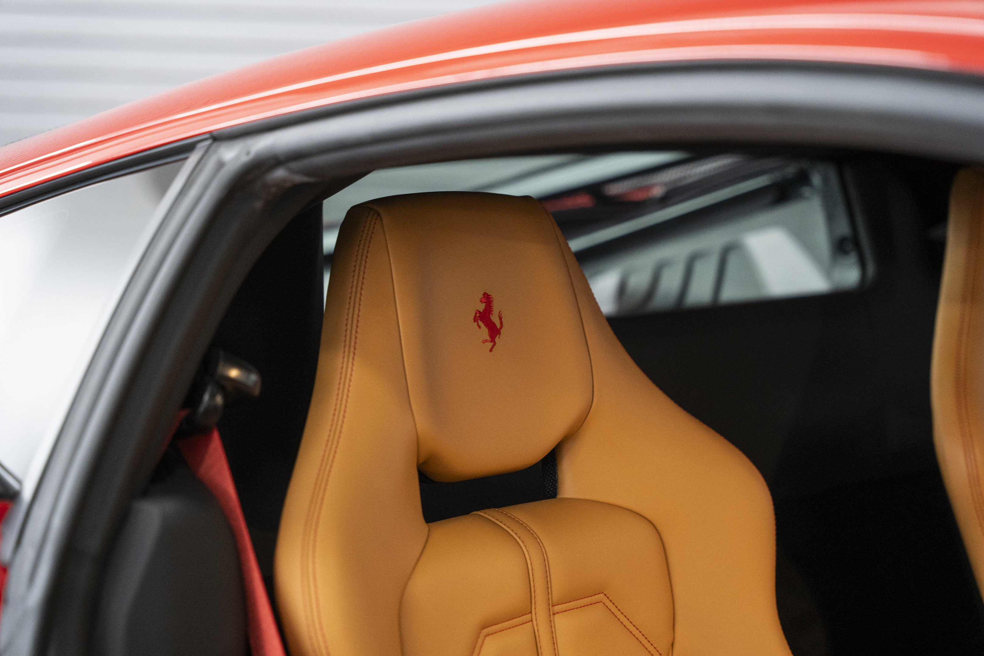 Used 2018 Ferrari 488 GTB RWD image 28