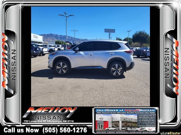 Used 2023 Nissan Rogue SL image 2