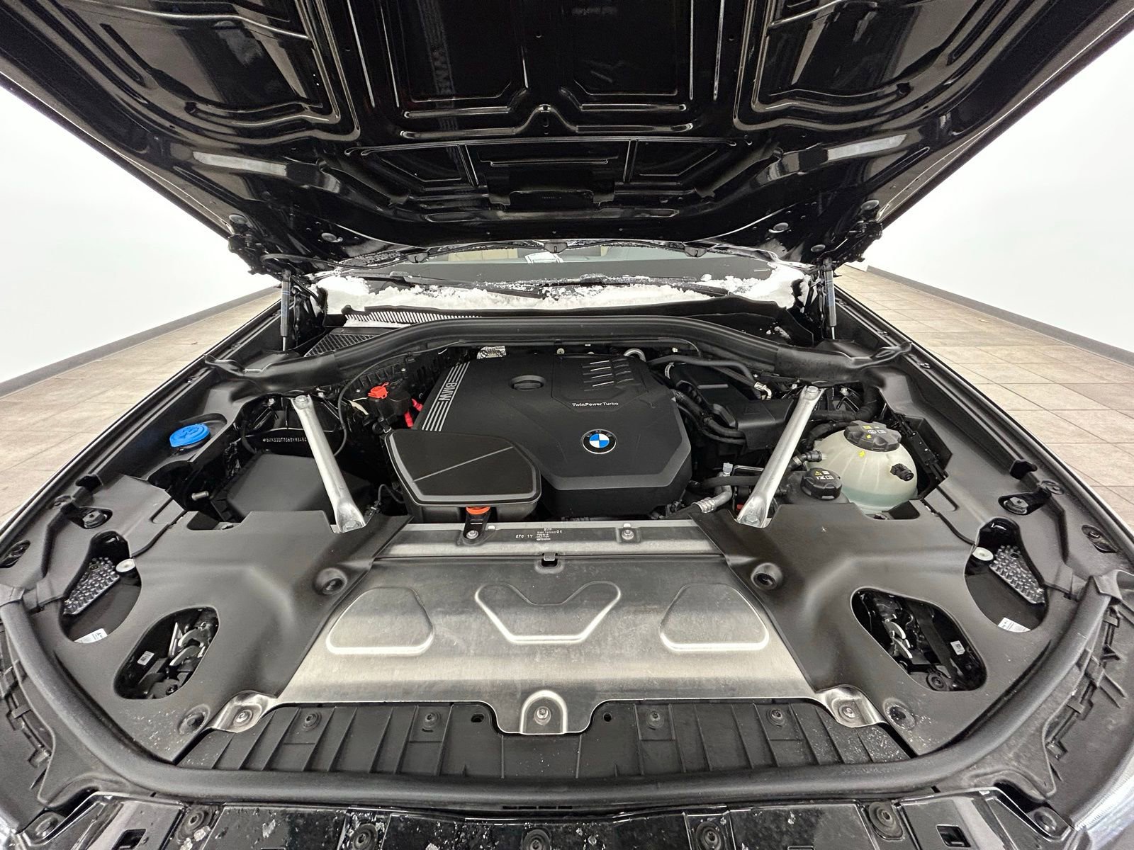 Used 2025 BMW X4 xDrive30i w/ M Sport Package AWD/4WD image 43