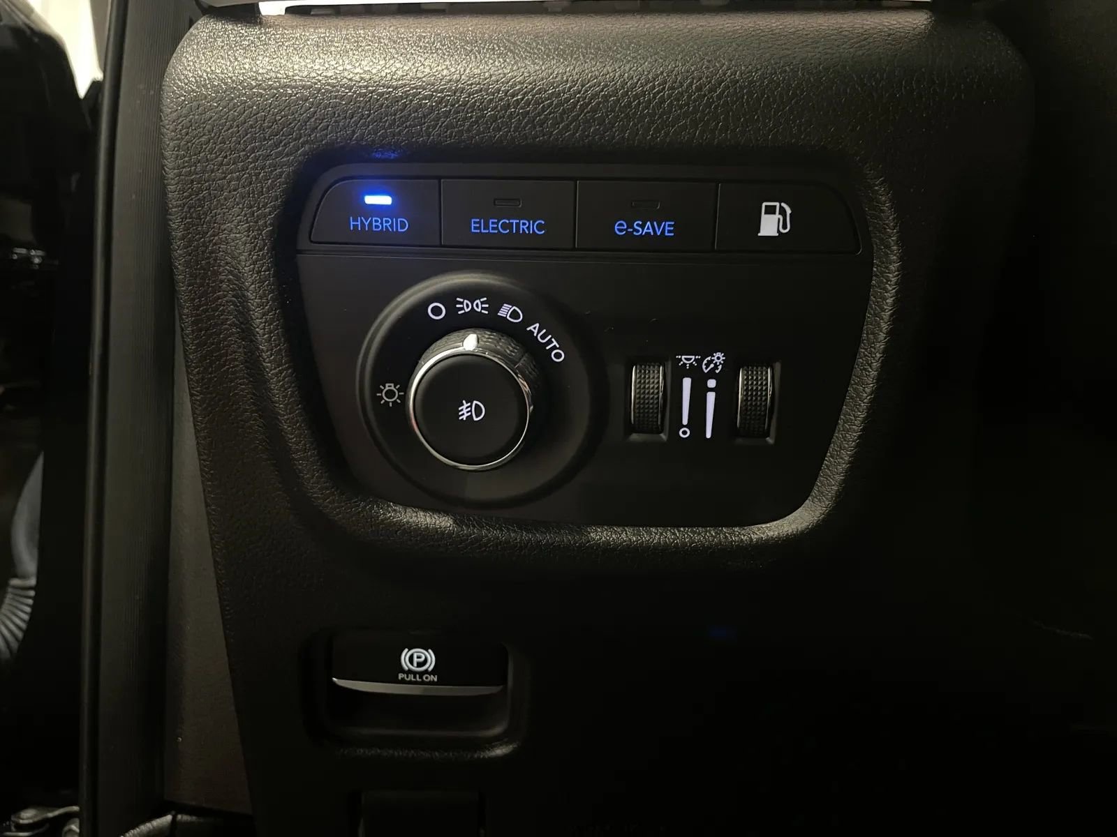 Used 2024 Jeep Grand Cherokee Limited 4xe image 27