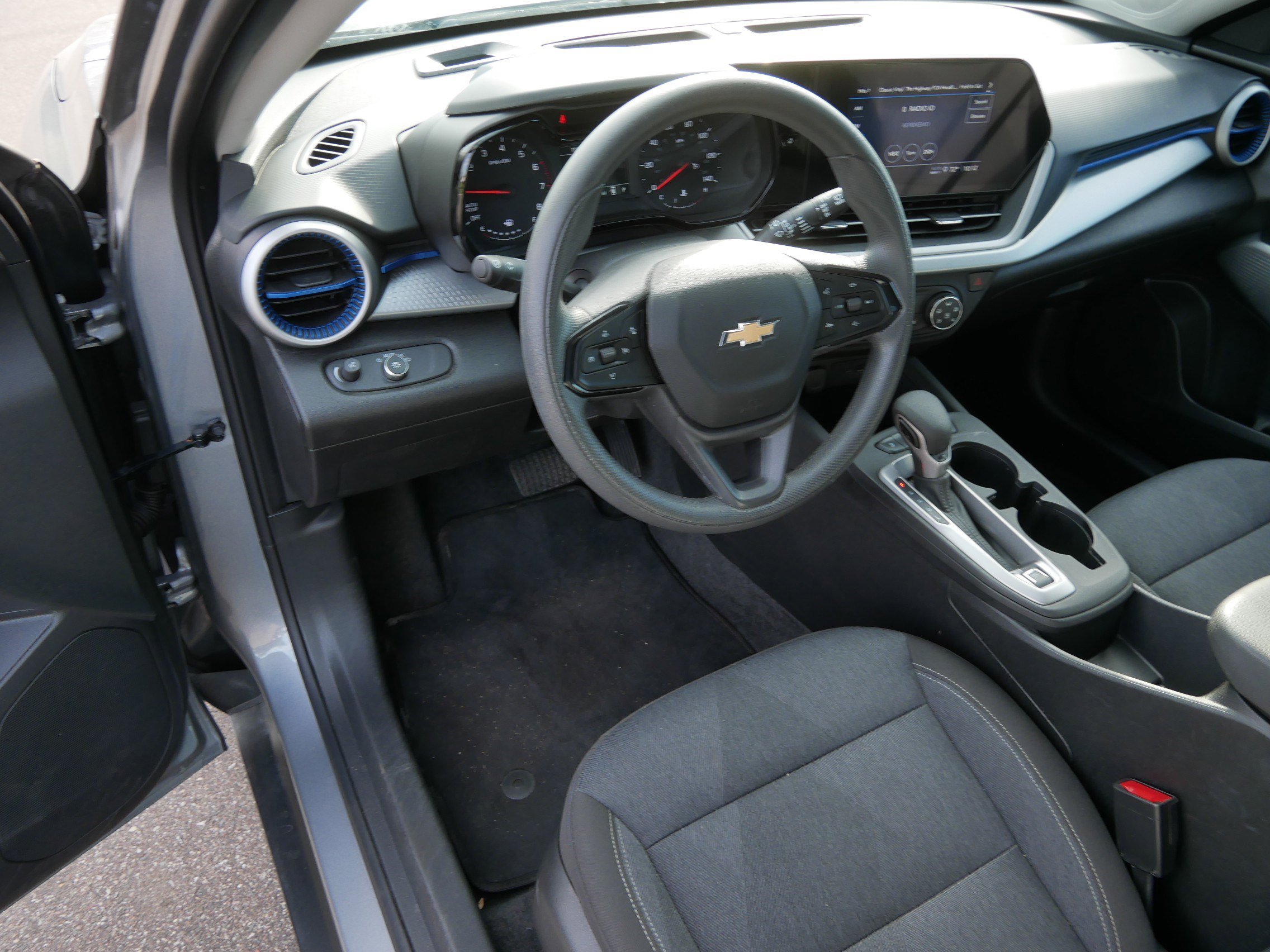 Certified 2024 Chevrolet Trax LS w/ LS Convenience Package image 20