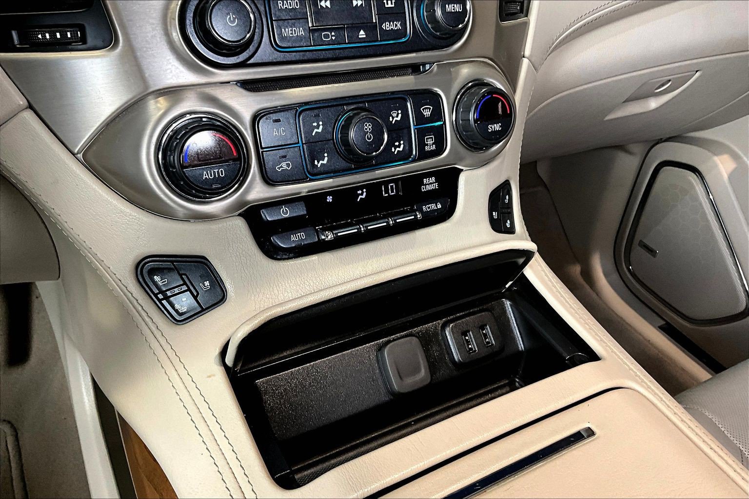 Used 2020 GMC Yukon Denali w/ Open Road Package AWD/4WD image 15