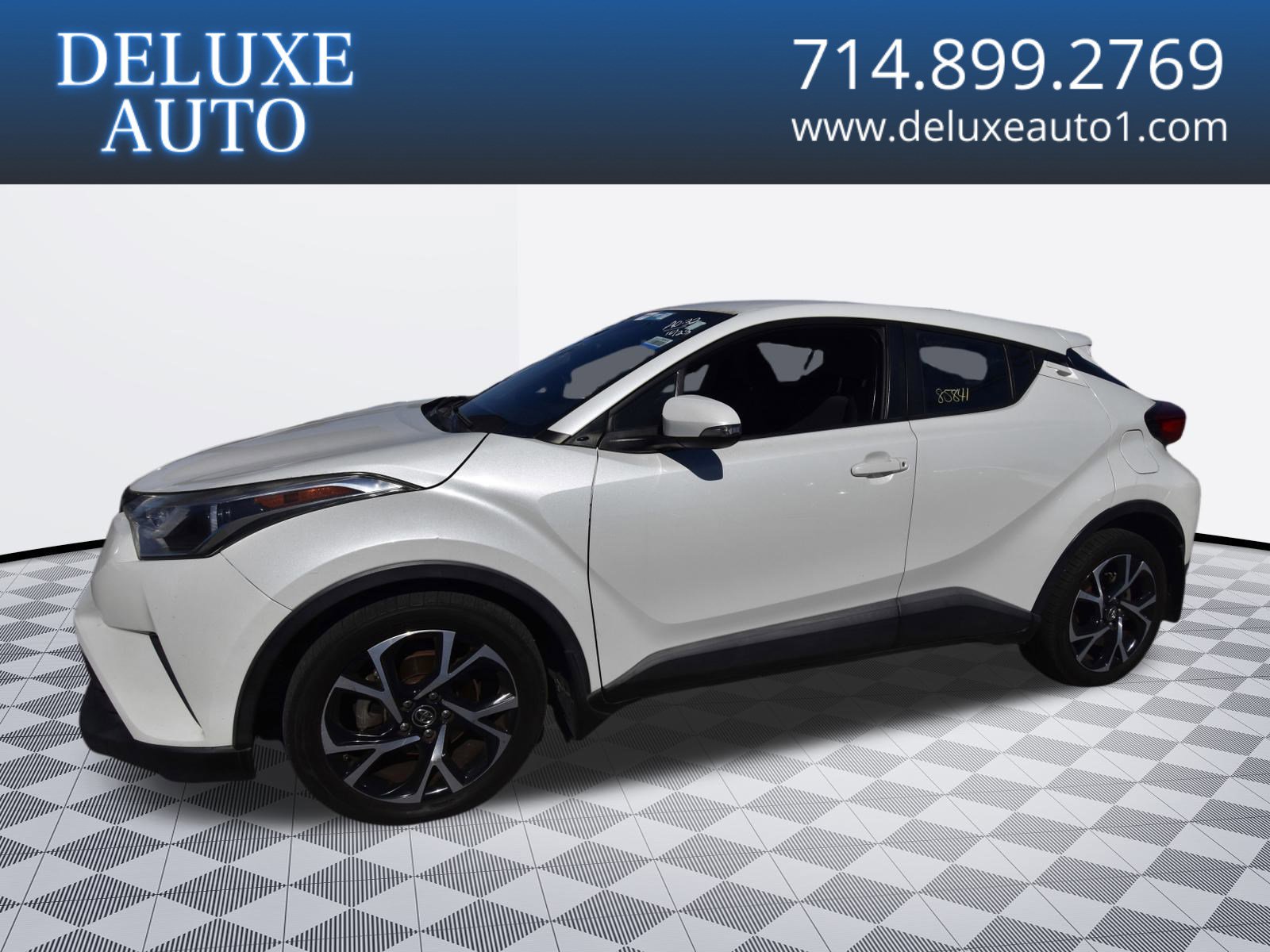Used 2018 Toyota C-HR XLE image 1