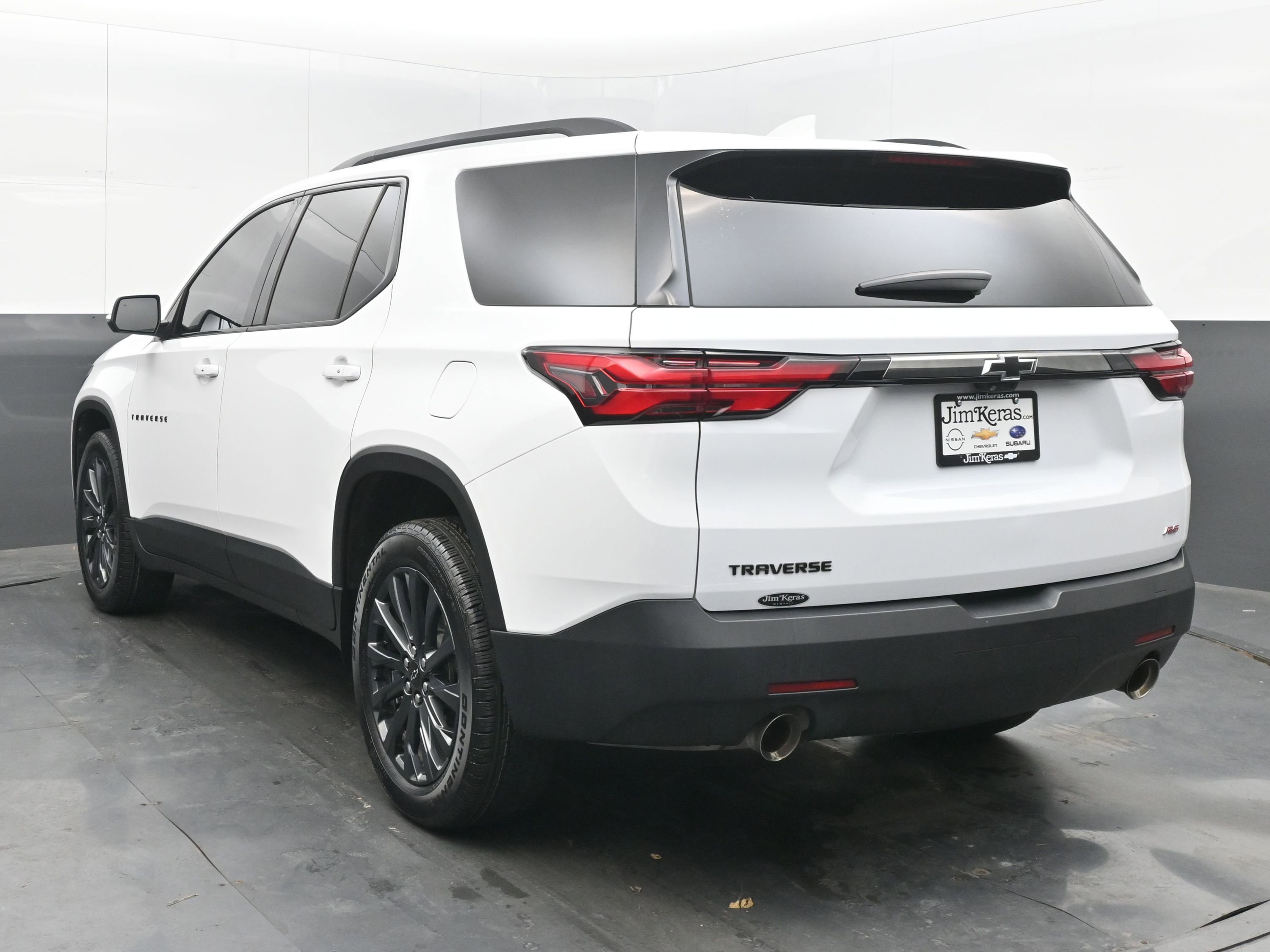 Used 2023 Chevrolet Traverse RS image 8