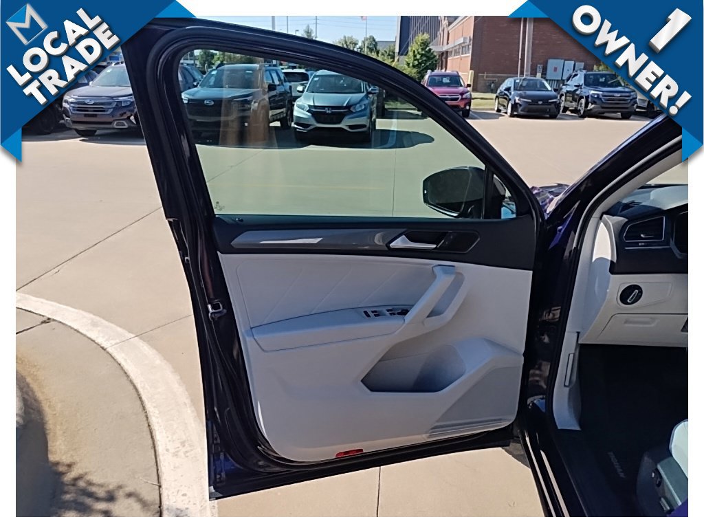 Used 2023 Volkswagen Tiguan SE w/ Panoramic Sunroof Package AWD/4WD image 15