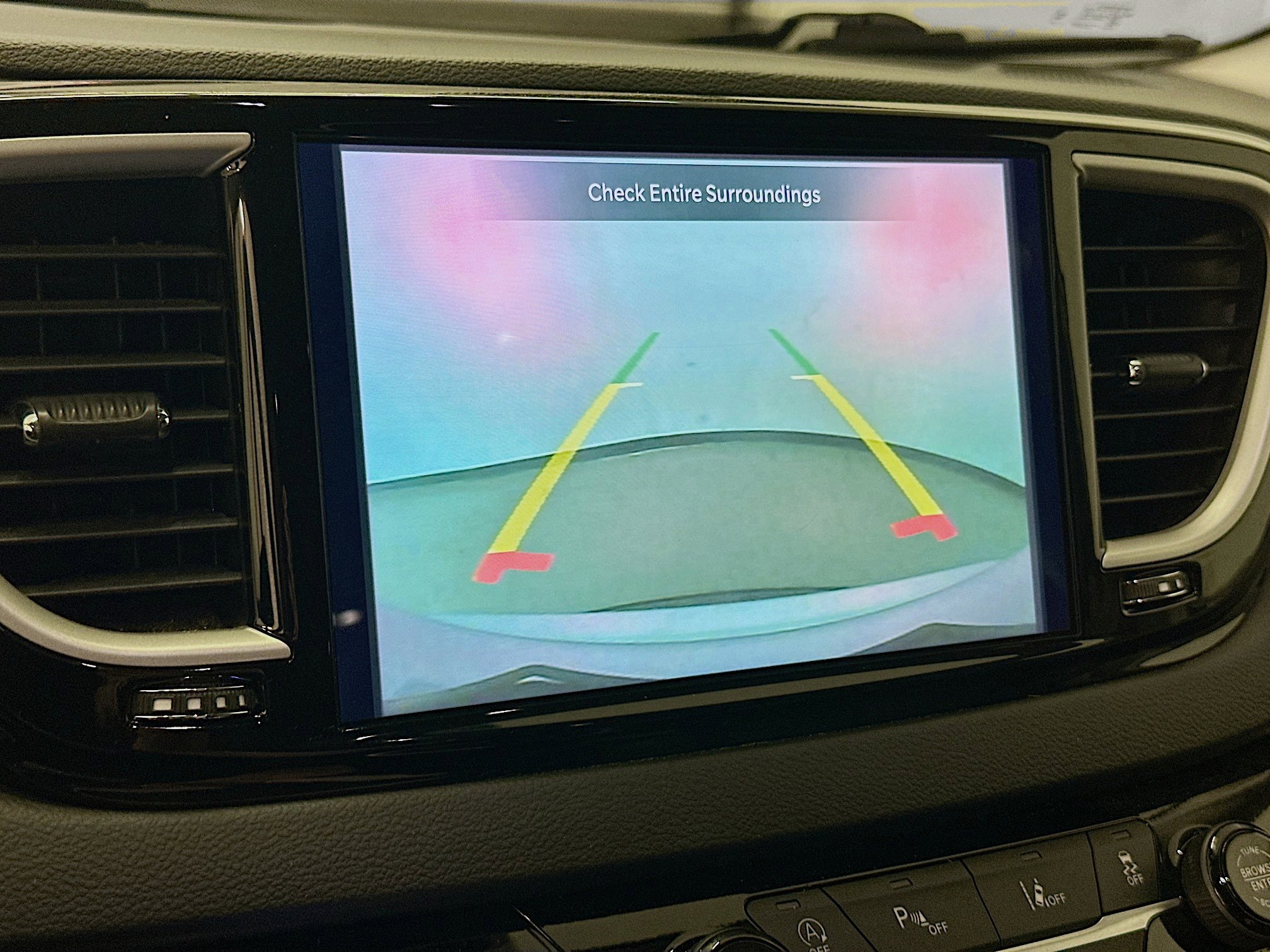 Used 2024 Chrysler Pacifica Touring-L FWD image 22