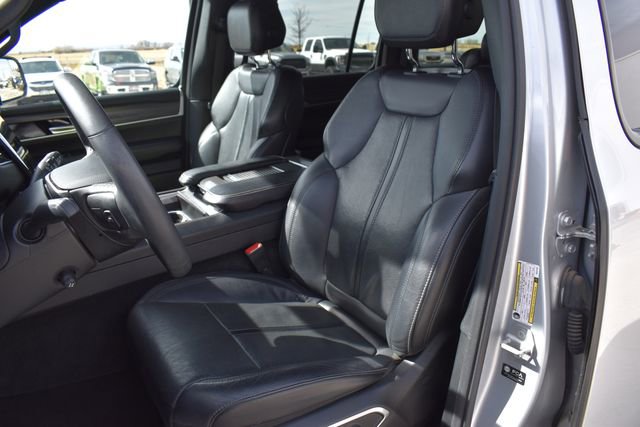 Used 2024 Jeep Wagoneer L Series II w/ Flexible Seating Group image 13
