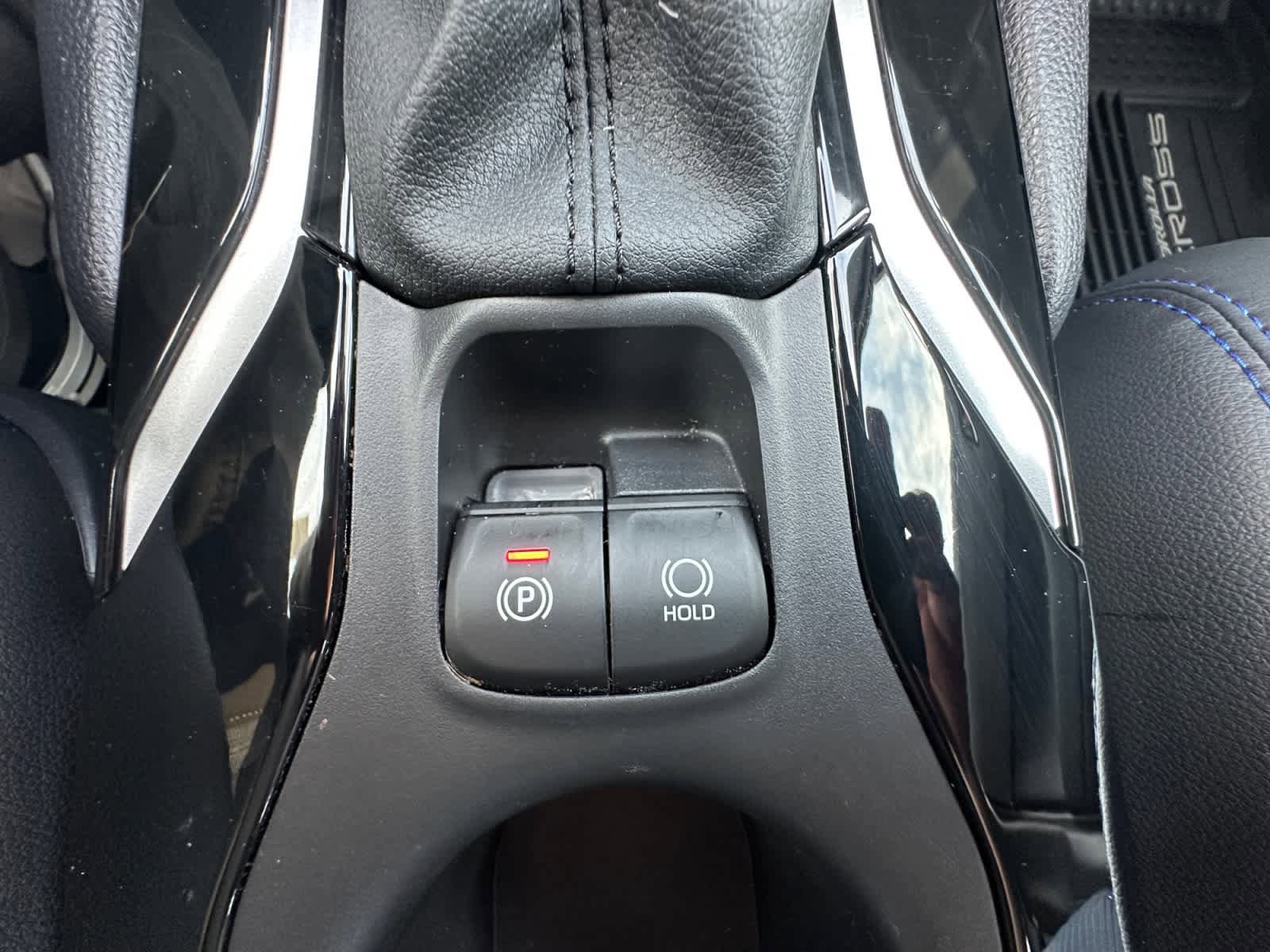 Used 2025 Toyota Corolla Cross AWD Hybrid image 21