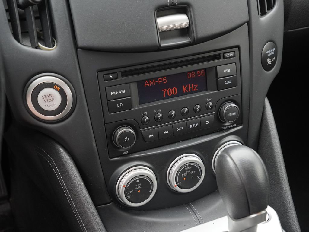 Used 2020 Nissan 370Z Coupe RWD image 14