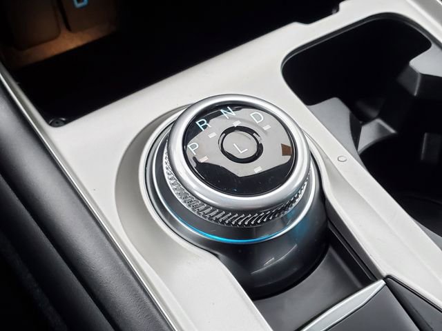 Used 2022 Ford Explorer XLT image 23