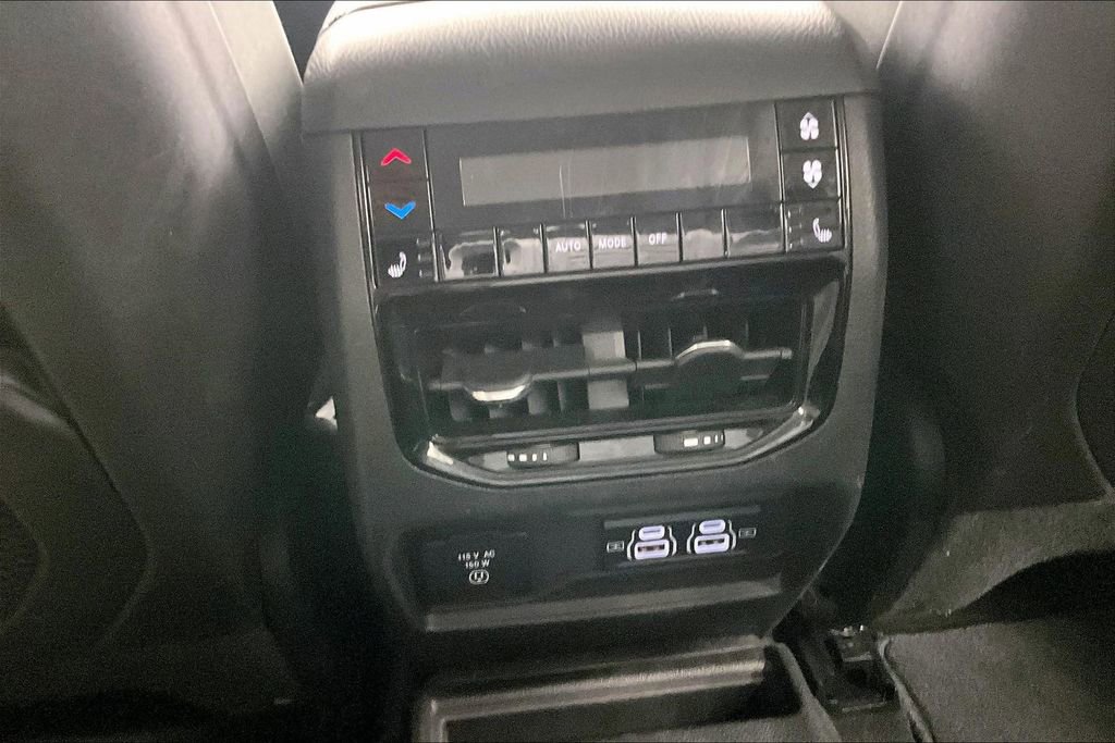Used 2023 Jeep Grand Cherokee L Limited w/ Luxury Tech Group II RWD image 31