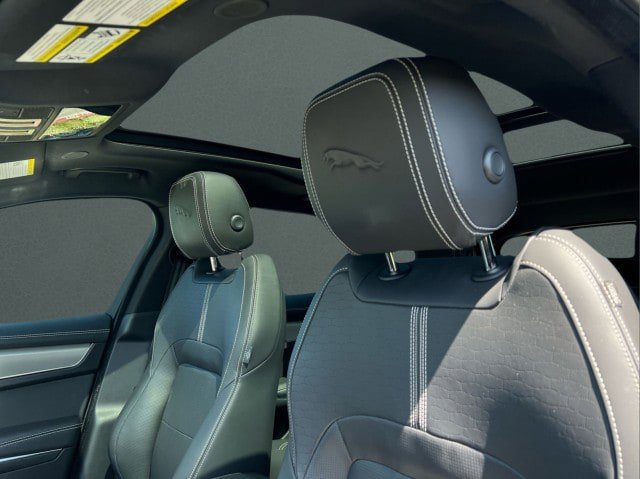Certified 2025 Jaguar F-PACE R-Dynamic S AWD/4WD image 15
