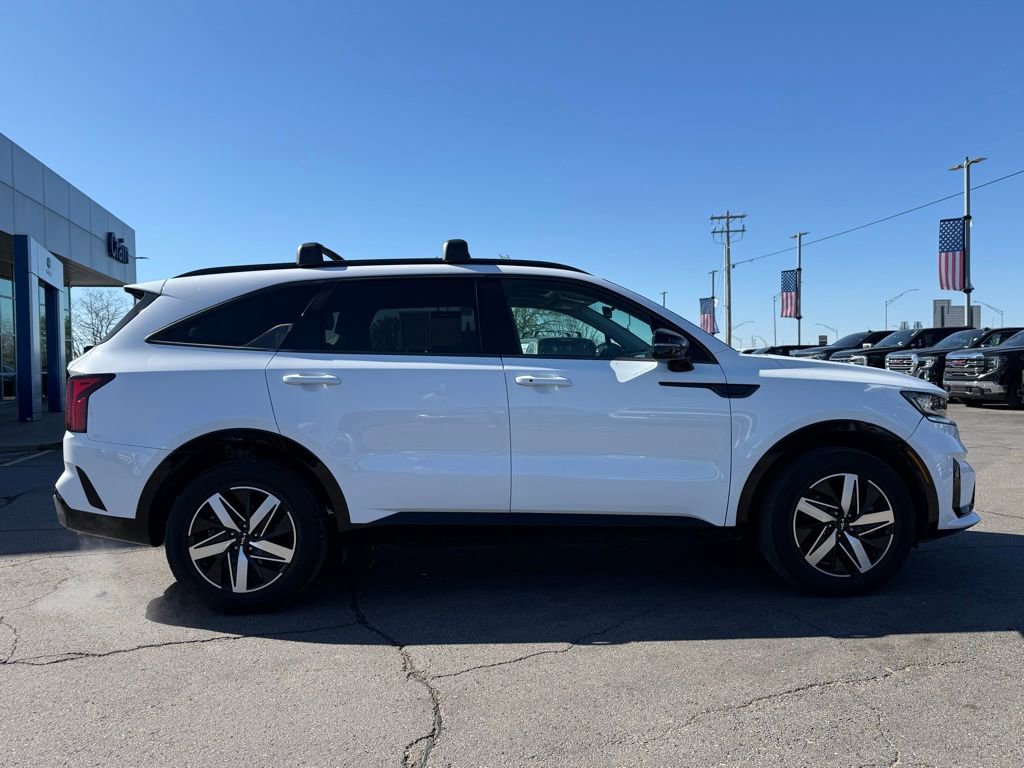 Used 2022 Kia Sorento EX w/ Panoramic Sunroof Package image 8