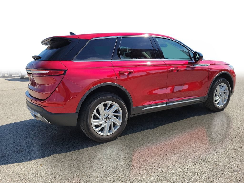 Used 2023 Lincoln Corsair FWD image 4