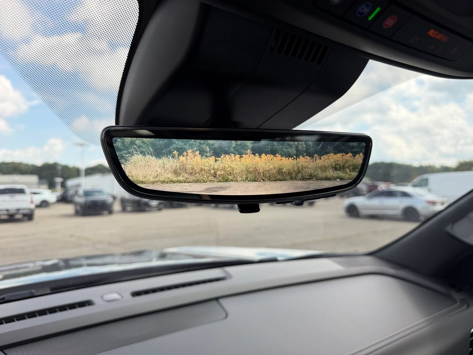 Used 2025 Chevrolet Suburban Premier AWD/4WD image 3