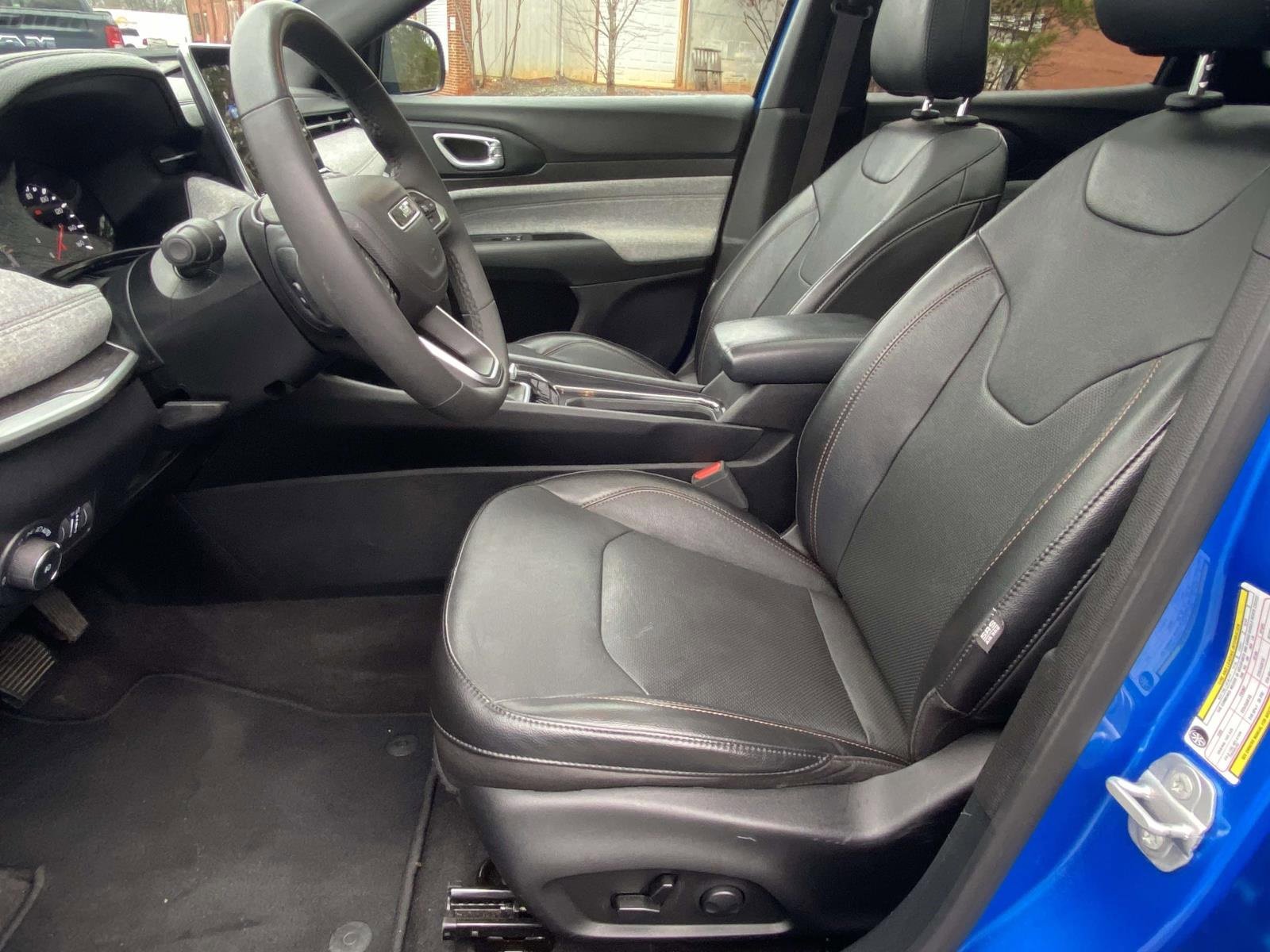 Used 2023 Jeep Compass Latitude w/ Sun and Sound Group image 15