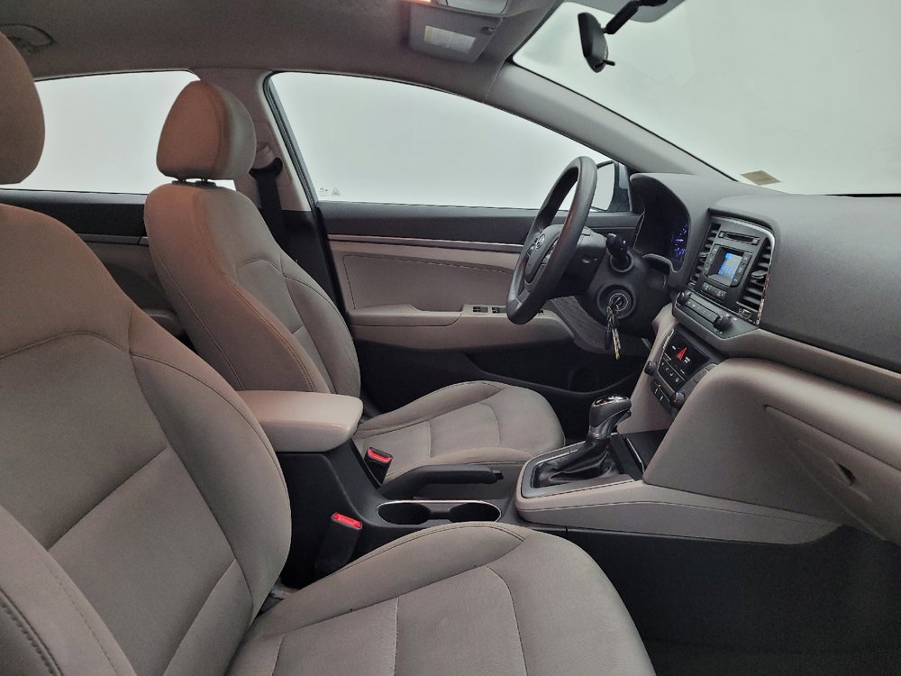 Used 2017 Hyundai Elantra SE image 21