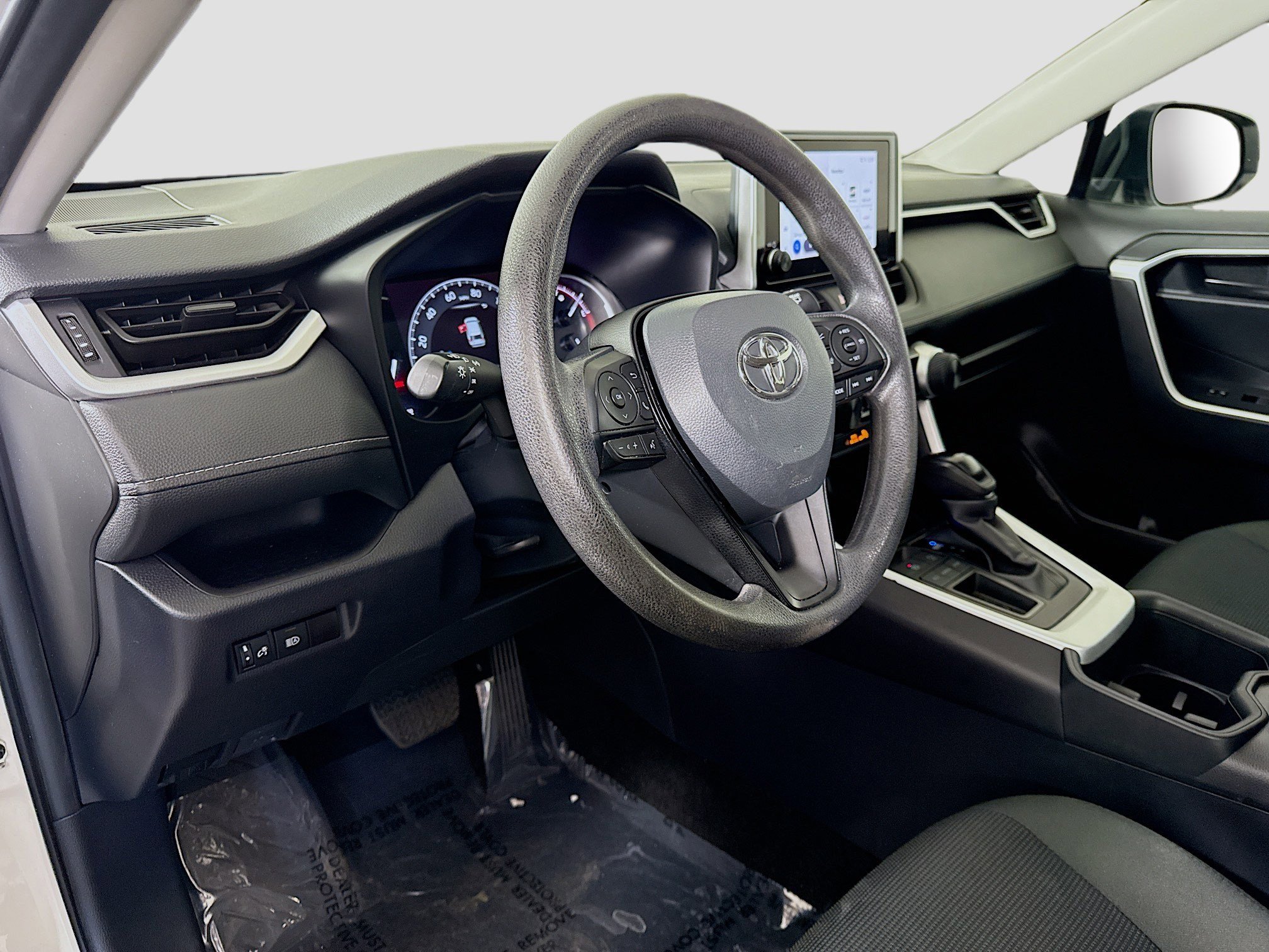 Used 2024 Toyota RAV4 LE image 22