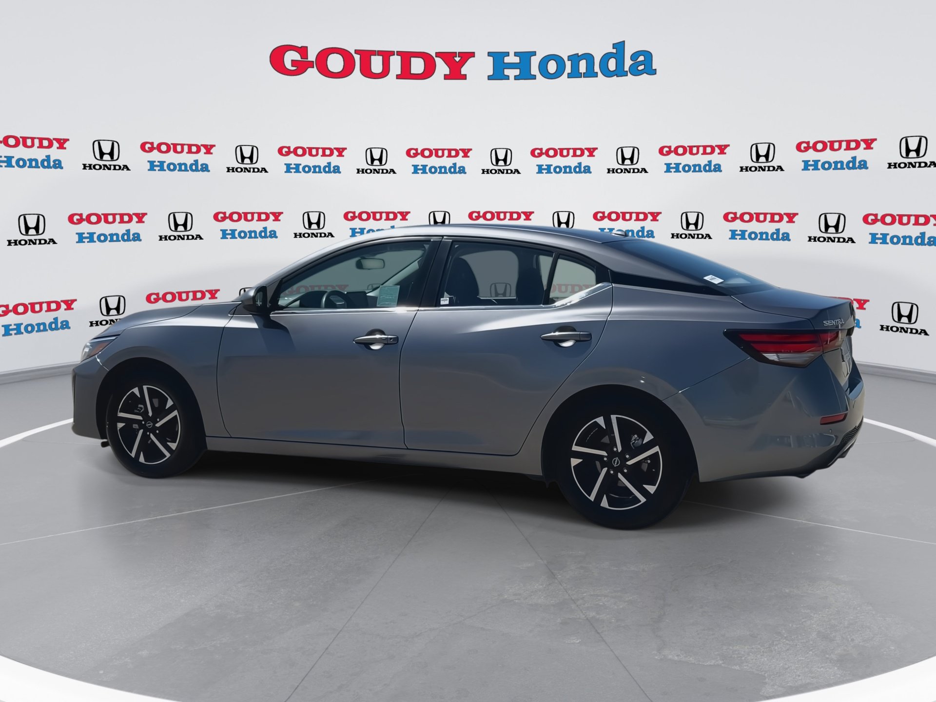 Used 2024 Nissan Sentra SV FWD image 6