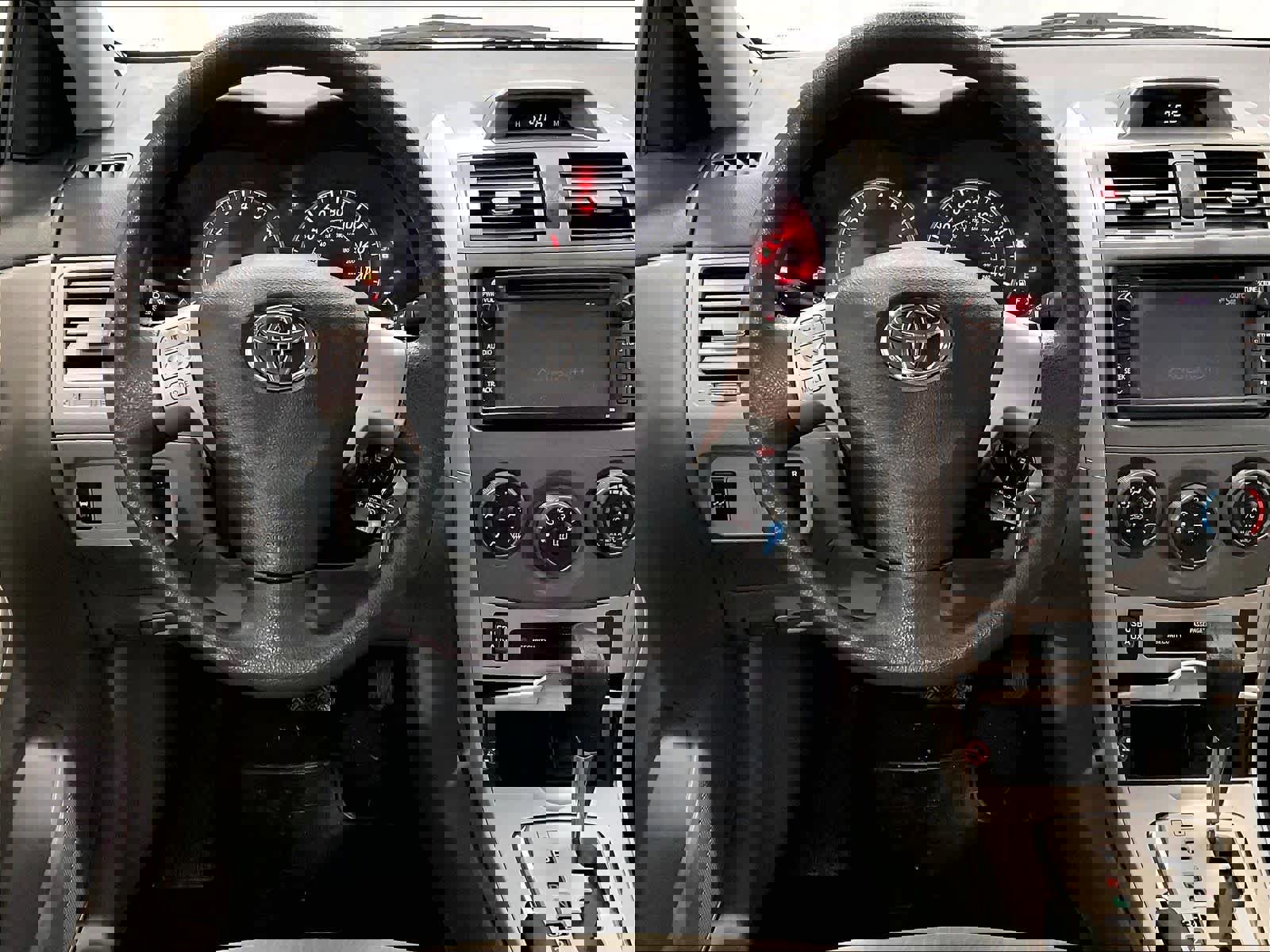 Used 2013 Toyota Corolla LE image 17