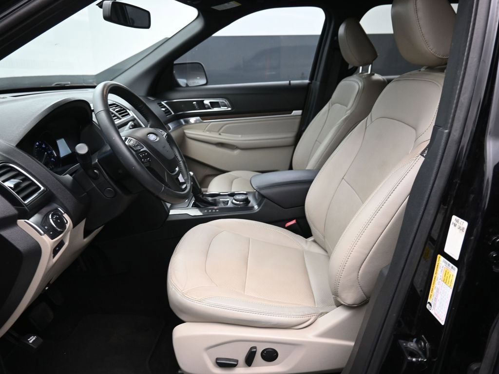 Used 2019 Ford Explorer Limited w/ Class III Trailer Tow Package AWD/4WD image 21