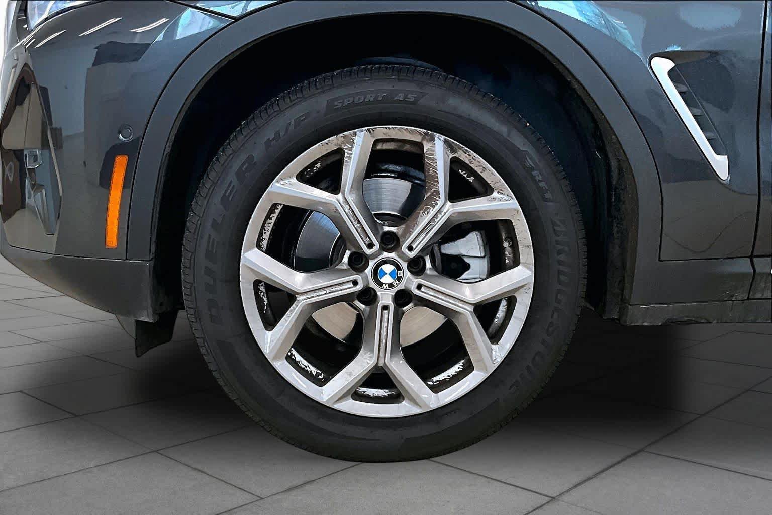 Used 2023 BMW X4 xDrive30i w/ Premium Package AWD/4WD image 10