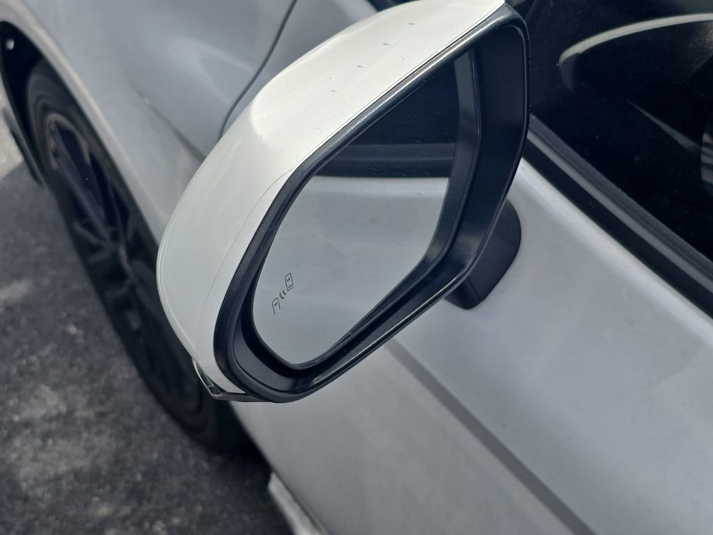 Used 2025 Toyota Camry SE w/ Convenience Package image 10