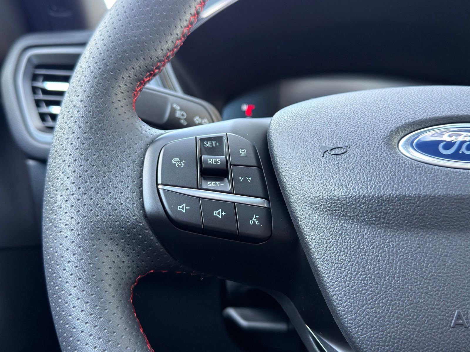 Used 2023 Ford Escape ST-Line w/ Tech Pack #1 image 25