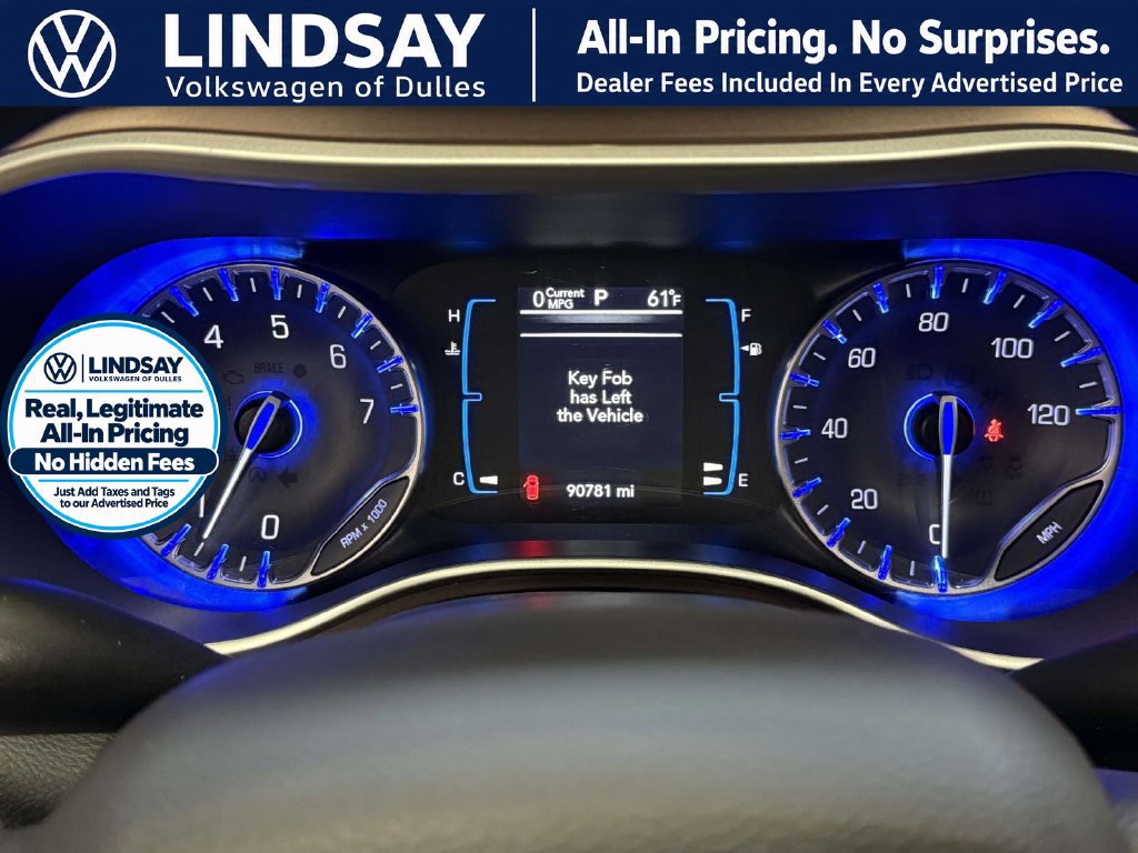 Used 2017 Chrysler Pacifica Touring FWD image 25
