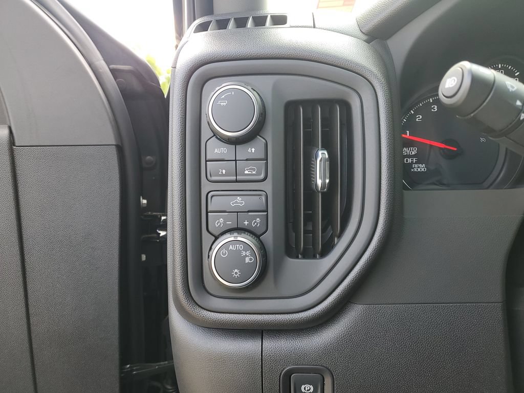 Used 2025 Chevrolet Silverado 1500 Custom AWD/4WD image 21