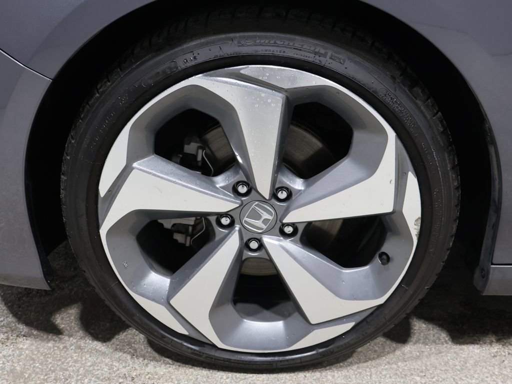 Used 2018 Honda Accord Touring image 8