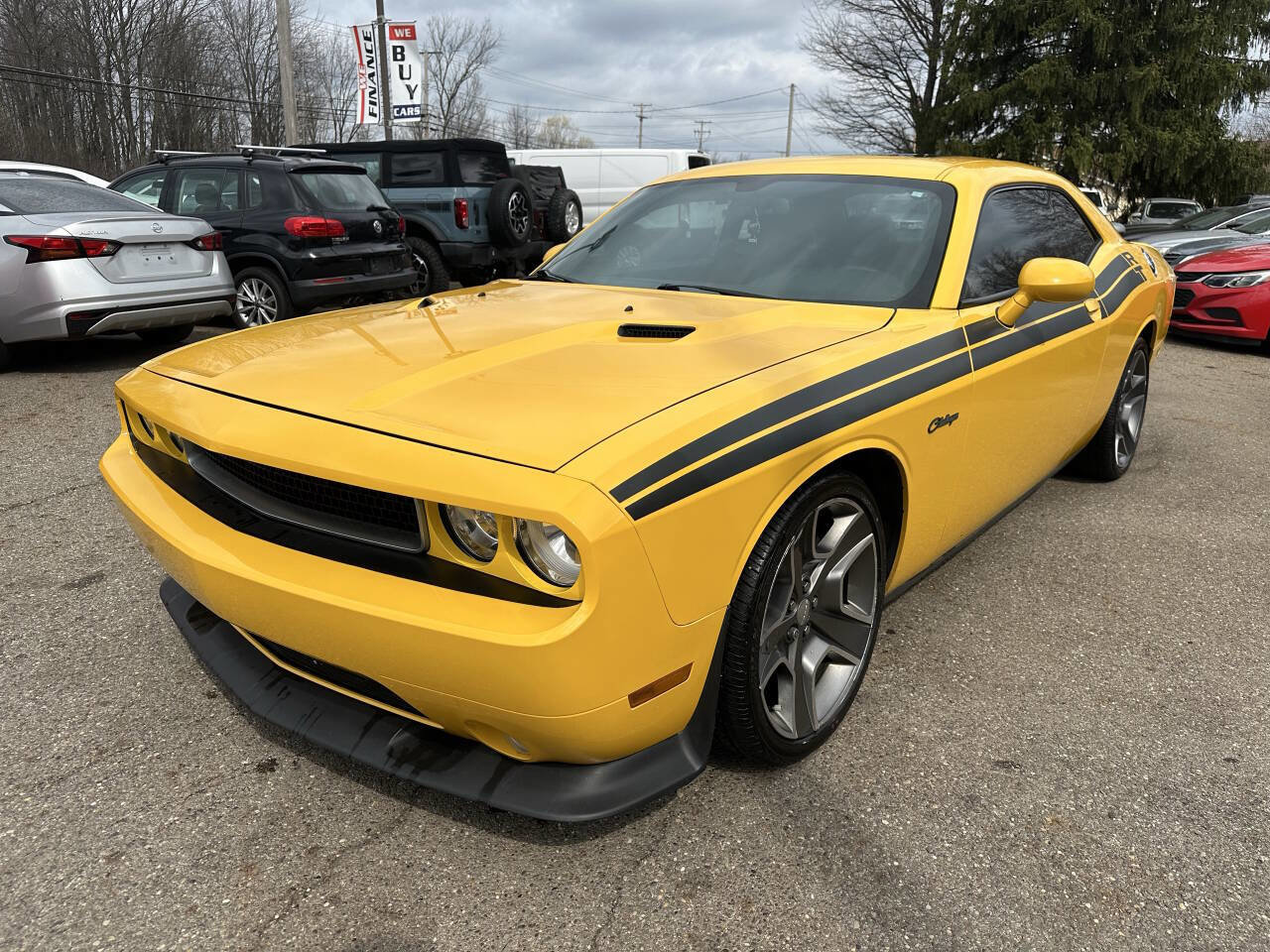 Used 2012 Dodge Challenger R/T RWD image 2